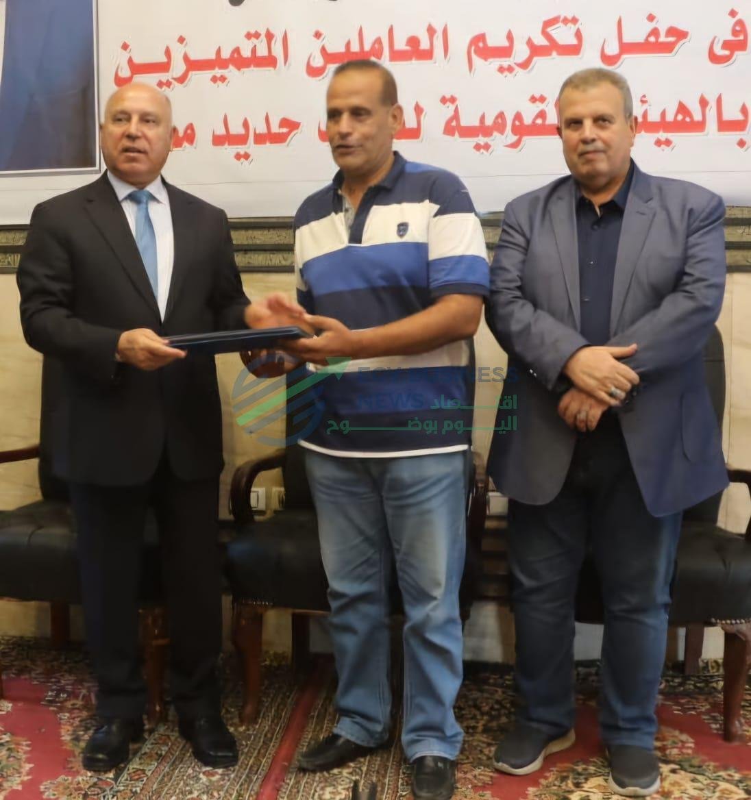 وزير النقل يكرّم 16 من العاملين بالسكة الحديد لإنقاذهم أرواح المواطنين ومنع حوادث محققة - إيجي بيزنس 371 9a07eb - إيجي بيزنس